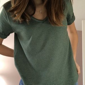 American eagle green v-neck tee great condition!